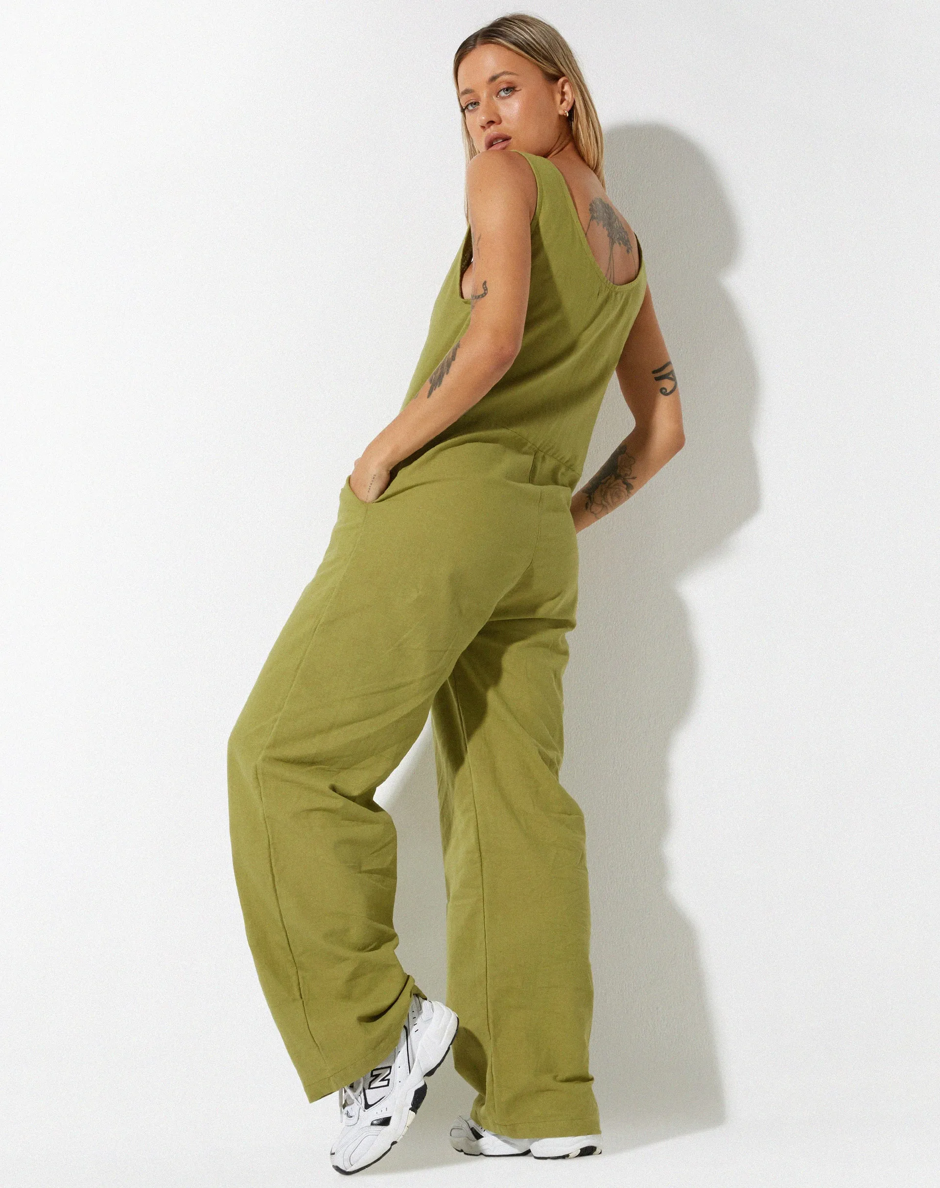 Beatrix Jumpsuit in Linen Rami Green