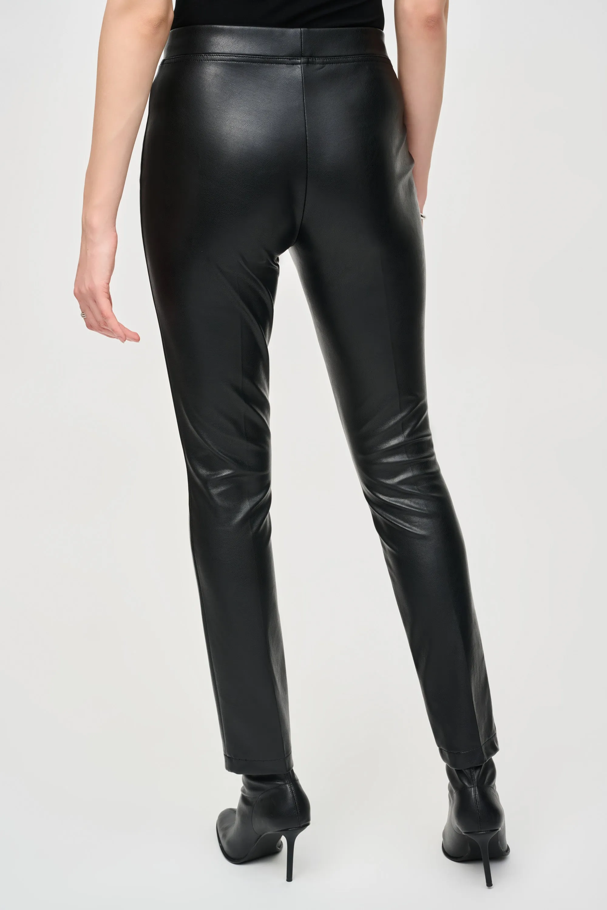 Bonded Leatherette Slim Fit Pants
243220
Magazine Style