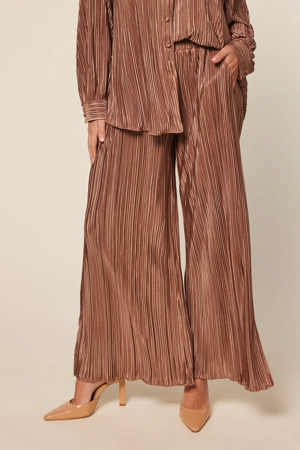 Breezy Plisse Pant in Bronze