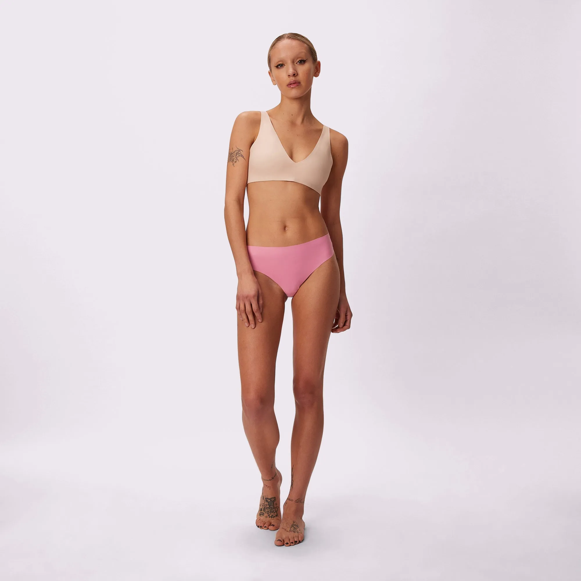 Invisible High Rise Thong | Seamless Universal | Archive (Bubble Gum)