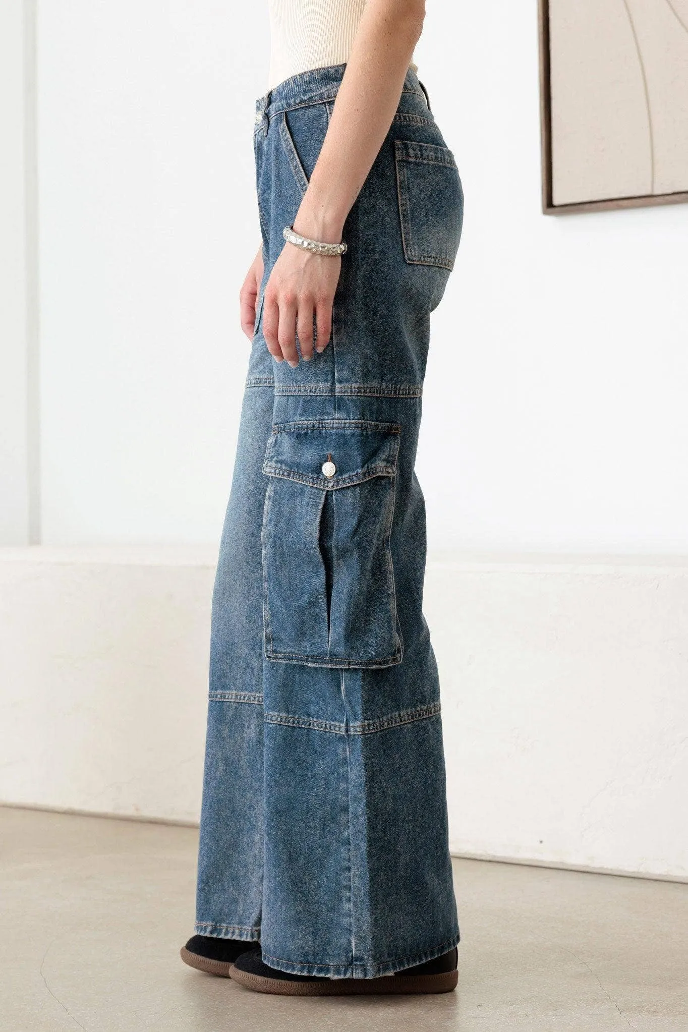 Medium Blue Vintage Wide Leg Cargo Denim Jeans: Vintage Medium Blue