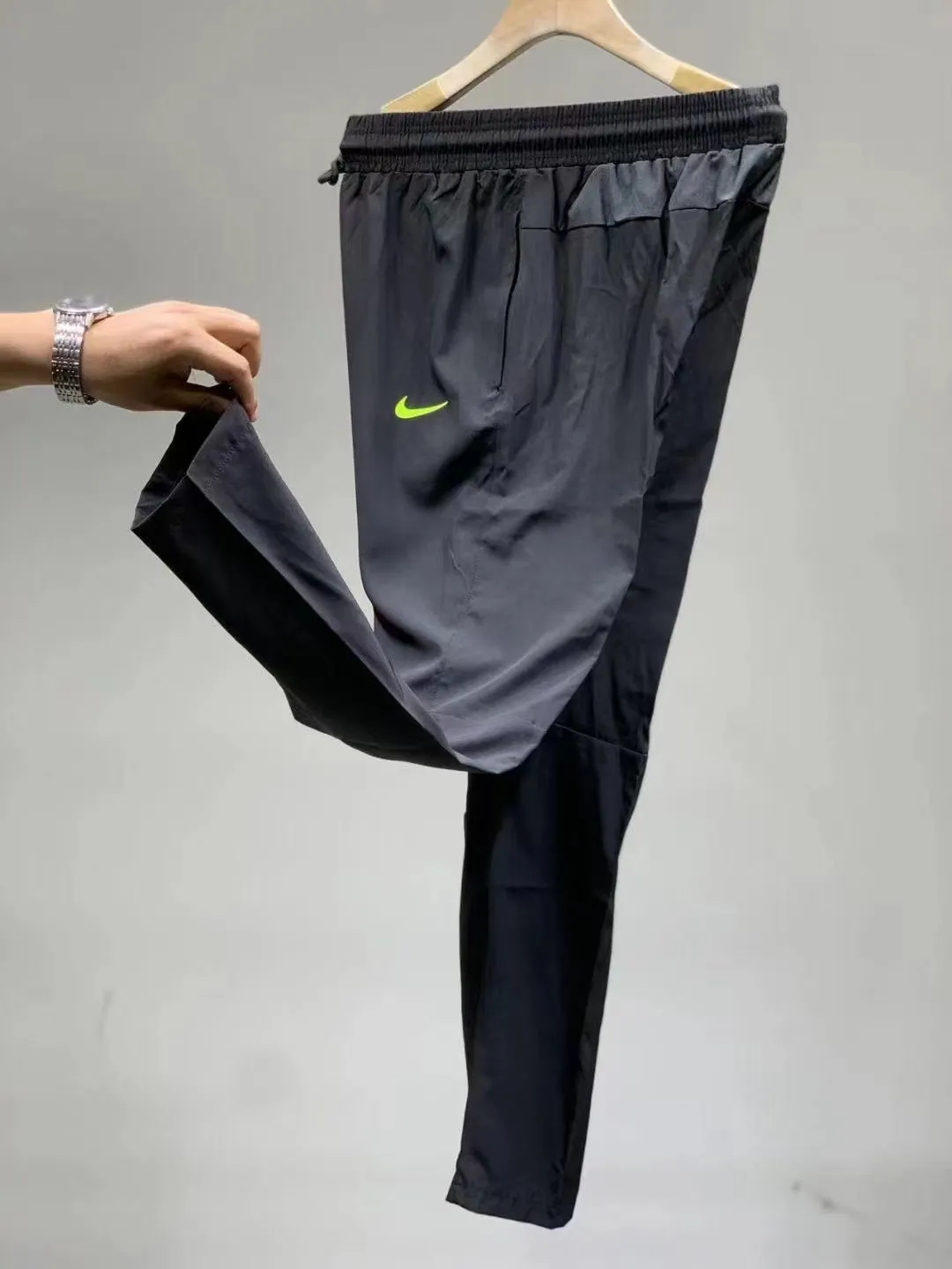 NIKE SHIELD JOGGERS