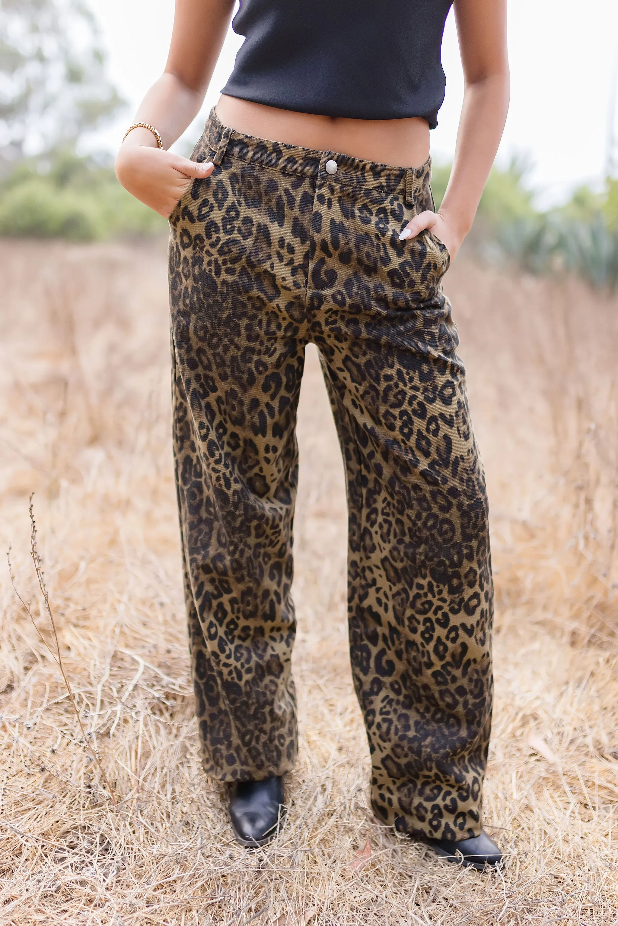 Waitlist 11/20 ♥ Giselle Mid Rise Leopard Print Denim Pants Brown